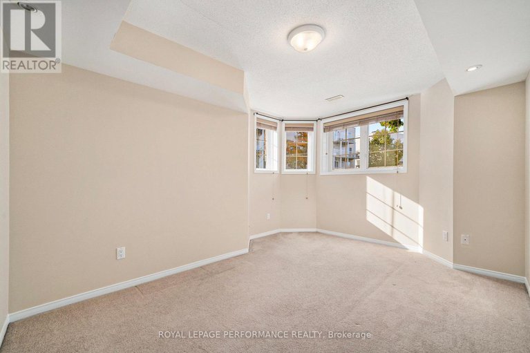 28996456/52-130-berrigan-drive/longfields/ottawa/ontario/K2J0J3_10