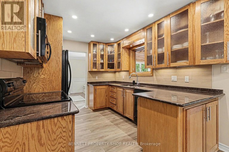 29404240/216-macdougall-street/village-of-russell/russell/ontario/K4R1A5_9