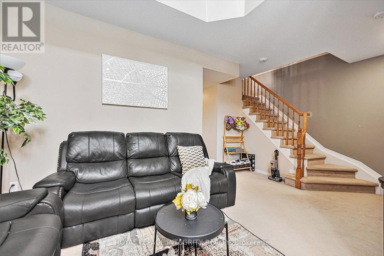 29370866/42-1512-walkley-road/heron-gateindustrial-park/ottawa/ontario/K1V2G7_17