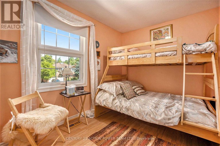 28768220/1358-turner-crescent/bilberry-creekqueenswood-heights/ottawa/ontario/K1E2Y4_24