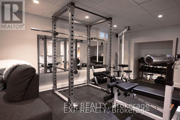 28643712/17-chesswood-court/pineglencountry-place/ottawa/ontario/K2E7E3_32