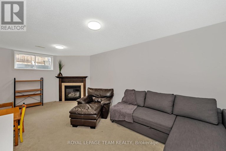 28967262/430-haresfield-court/riverside-southgloucester-glen/ottawa/ontario/K4M0B6_33