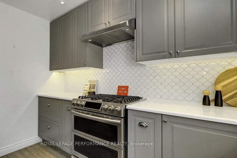 29647561/1638-abbey-road/riverview-park/ottawa/ontario/K1G0H3_23