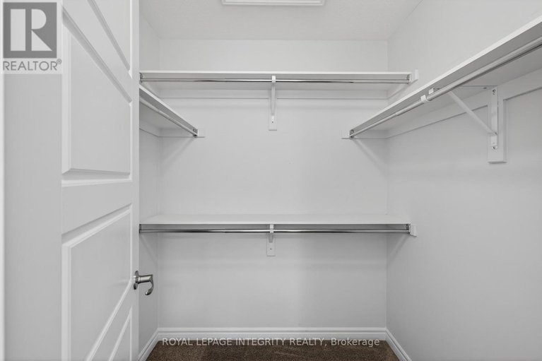 29521534/21-caspian-row/emerald-meadowstrailwest/ottawa/ontario/K2V0R7_18