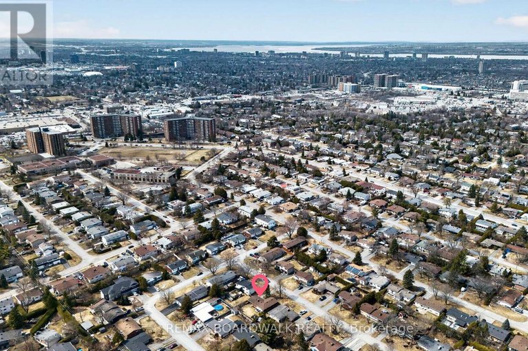 29594831/32-bowmoor-avenue/borden-farmstewart-farmcarleton-heightsparkwood-hills/ottawa/ontario/K2E6M4_35