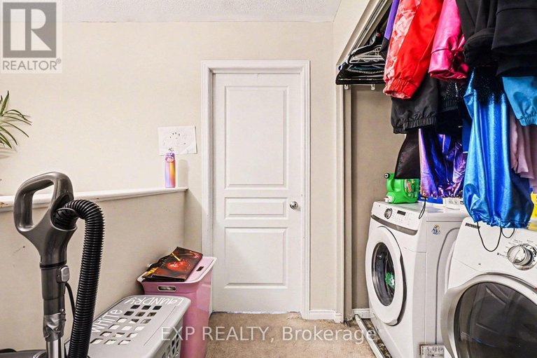 29298211/735-regiment-avenue/emerald-meadowstrailwest/ottawa/ontario/K2M0E6_11