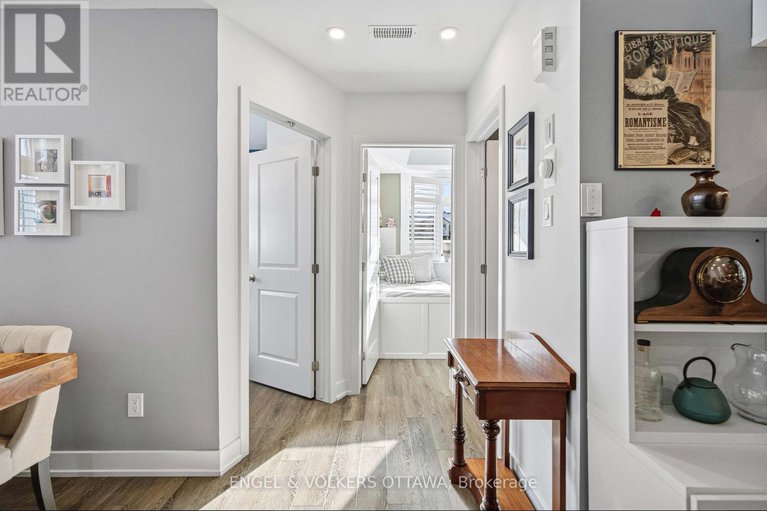 29223642/b-310-tulum-crescent/emerald-meadowstrailwest/ottawa/ontario/K2S2Y4_19