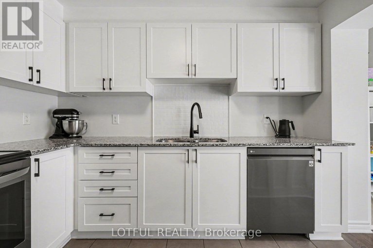 29383914/521-foxlight-circle/emerald-meadowstrailwest/ottawa/ontario/K2M0L9_11