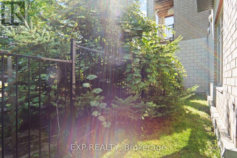 29099861/108-2785-baseline-road/redwood-park/ottawa/ontario/K2H0B7_19