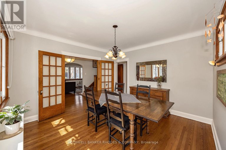 29667356/592-besserer-street/sandy-hill/ottawa/ontario/K1N6C9_8