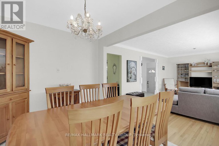 28789790/1124-guertin-avenue/billings-bridge/ottawa/ontario/K1H8B6_11