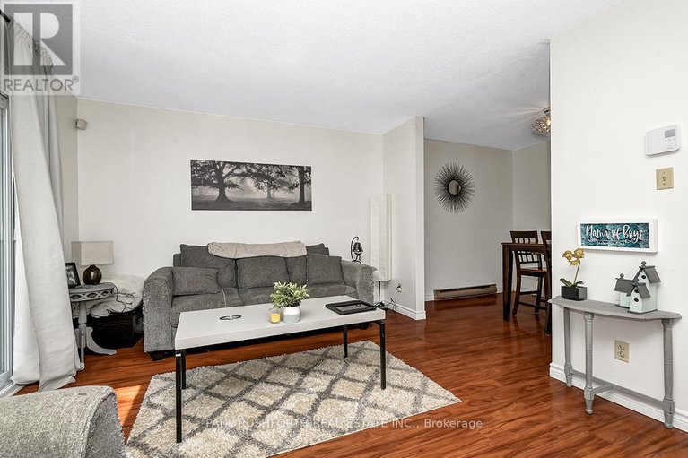 28428555/30-compata-way/blackburn-hamlet-south/ottawa/ontario/K1B4W9_5
