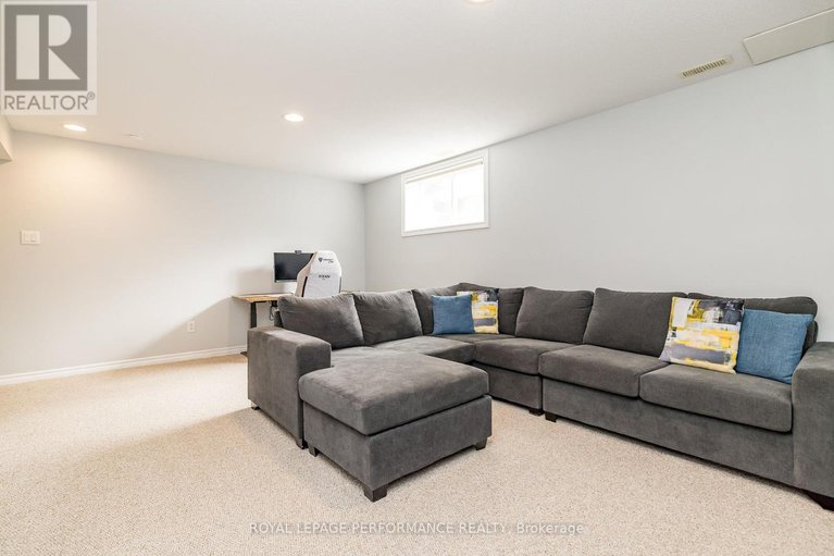 28279532/200-eye-bright-crescent/riverside-southgloucester-glen/ottawa/ontario/K1V2K6_34