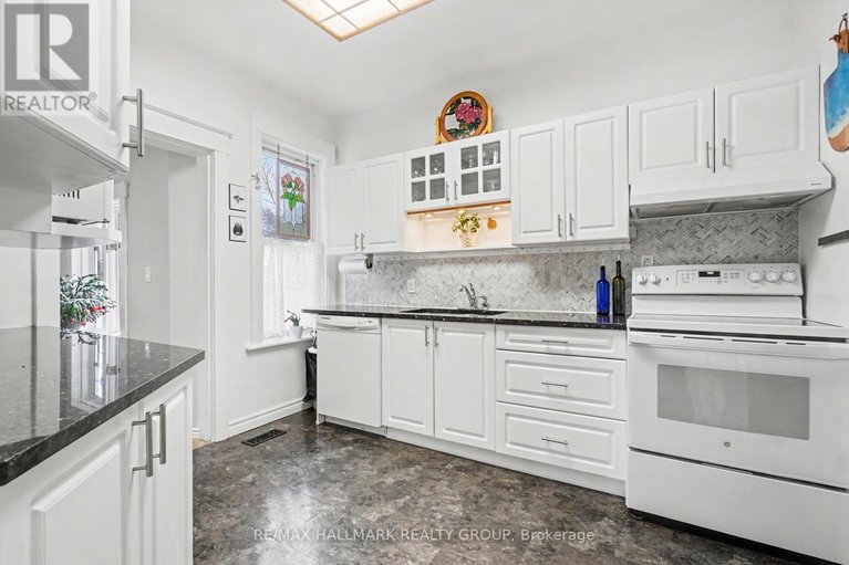 29621621/115-hamilton-avenue-n/ottawa-west/ottawa/ontario/K1Y1C1_12