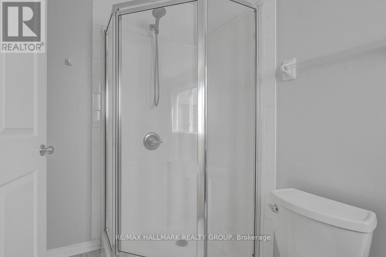 28576253/553-burleigh-private/cyrville/ottawa/ontario/K1J1J9_21
