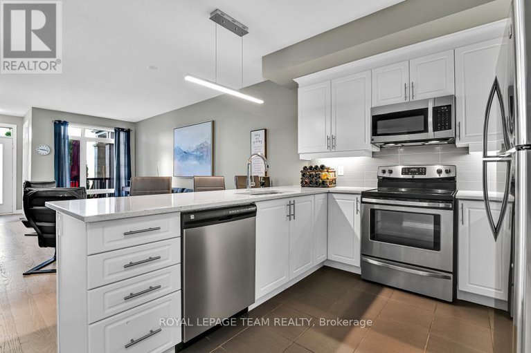 28681481/604-brian-good-avenue/riverside-southgloucester-glen/ottawa/ontario/K4M0G7_13