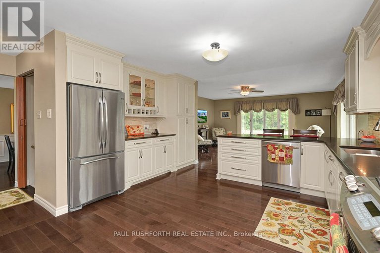 28756527/3285-magladry-road/sarsfieldbearbrook/ottawa/ontario/K4B1J1_13