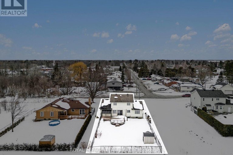 29407944/89-queen-charlotte-street/richmond/ottawa/ontario/K0A2Z0_35