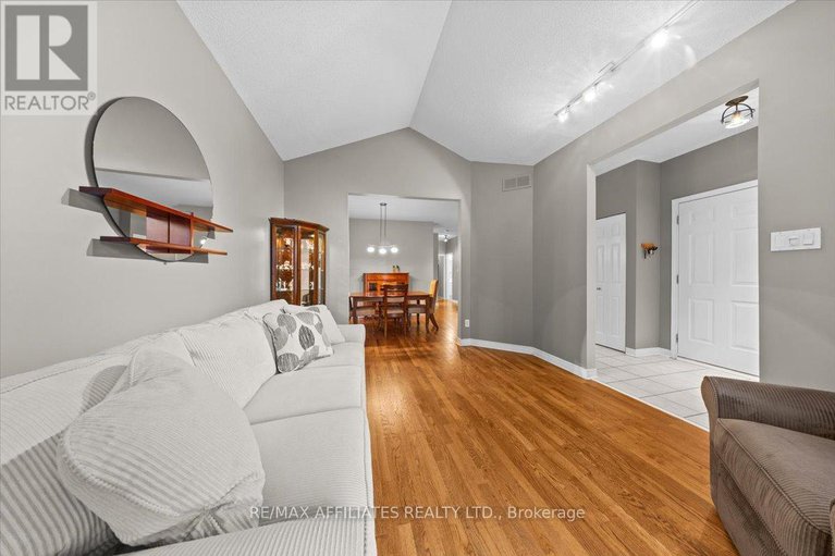 28798162/1147-mulder-avenue/fallingbrookgardenway-south/ottawa/ontario/K4A4G8_8