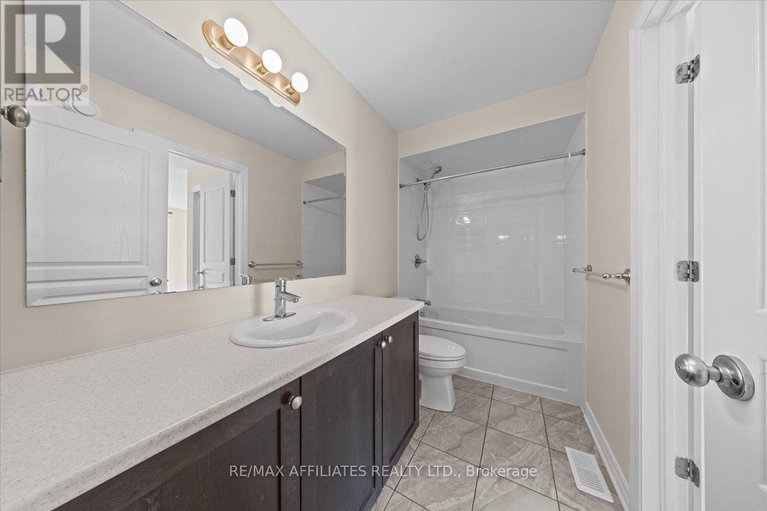 28911964/342-melodie-street/mer-bleuebradley-estatesanderson-park/ottawa/ontario/K1W0H9_38