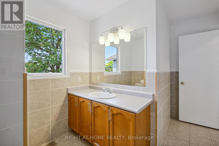 28485638/5119-lerner-way/beacon-hill-south/ottawa/ontario/K1J1B3_41