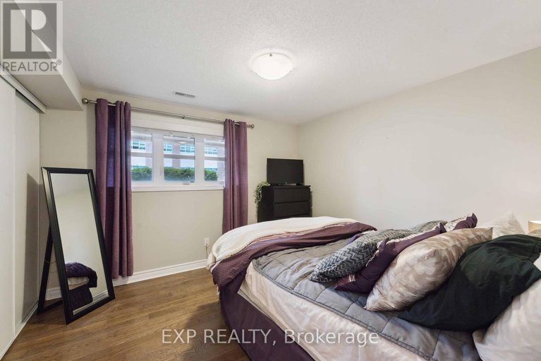 28249300/486-clearbrook-drive/strandherd/ottawa/ontario/K2J0H9_12