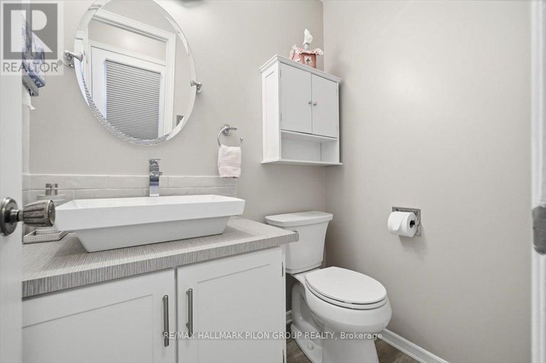 29075006/1066-taffy-lane/convent-glen-north/ottawa/ontario/K1C1Y5_13