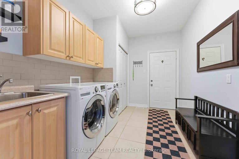 29563750/6868-sparkling-lake-way/greely/ottawa/ontario/K4P1R7_18