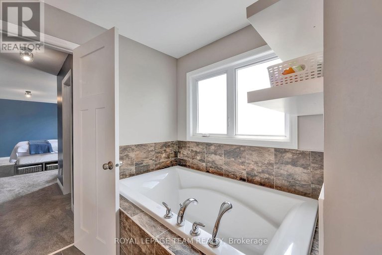 28591653/36-cento-way/stittsville-north/ottawa/ontario/K2S0W4_31
