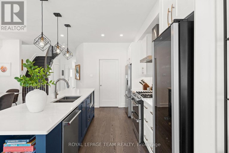 29445575/143-avro-circle/cfb-rockcliffe-and-area/ottawa/ontario/K1K4K7_9