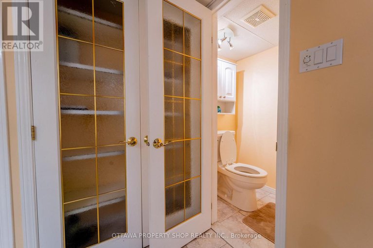 28429385/566-falwyn-crescent-w/fallingbrookridgemount/ottawa/ontario/K4A2A4_40