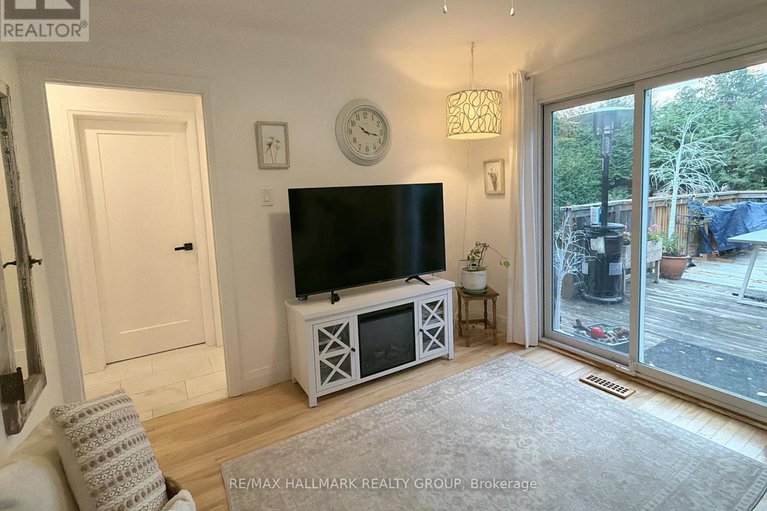 29062143/2424-joliffe-street/hawthorne-meadows/ottawa/ontario/K1G1G9_20