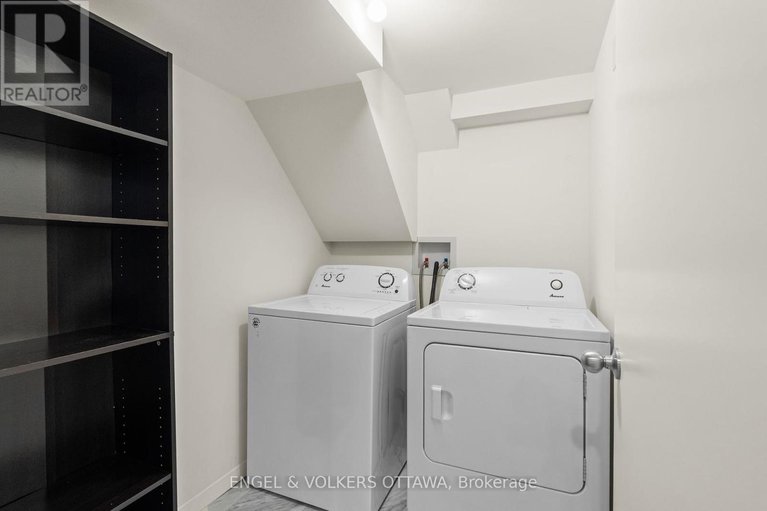 28548966/20-mohawk-crescent/bruce-farmgraham-parkqualicumbellands/ottawa/ontario/K2H7G6_40