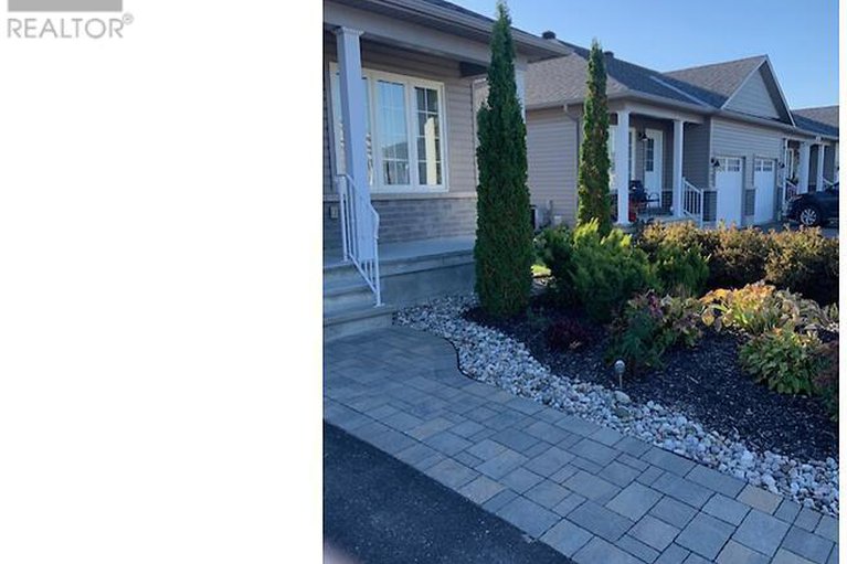 29376462/464-honeyborne-street/almonte/mississippi-mills/ontario/K0A1A0_45