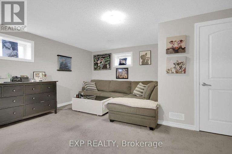 28403302/814-bascule-place/btwn-franktown-rd-fallowfield-rd/ottawa/ontario/K0A2Z0_21