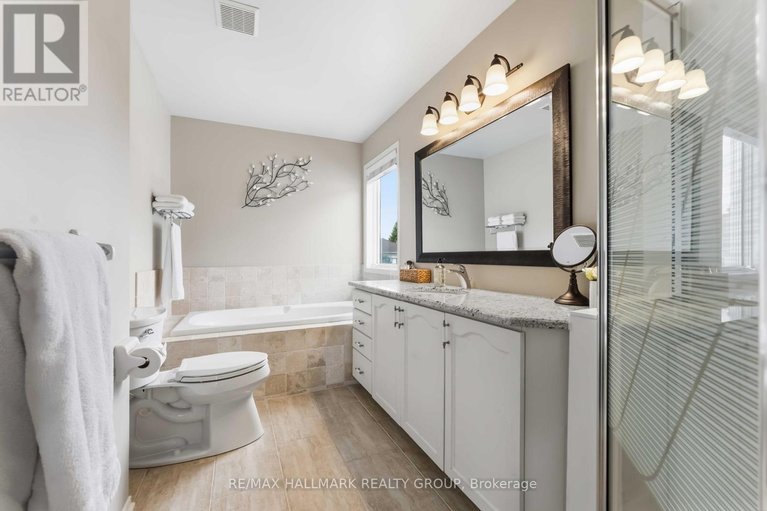 29634994/29-birchfield-avenue/emerald-meadowstrailwest/ottawa/ontario/K2M2N5_18