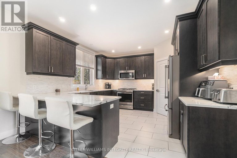 28217420/922-leslie-crain-drive/drummond-n-elmsley-drummond-twp/drummondnorth-elmsley/ontario/K7H3C3_11