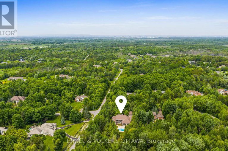 28466123/5800-queenscourt-crescent/manotick-east-to-manotick-station/ottawa/ontario/K4M1K3_45