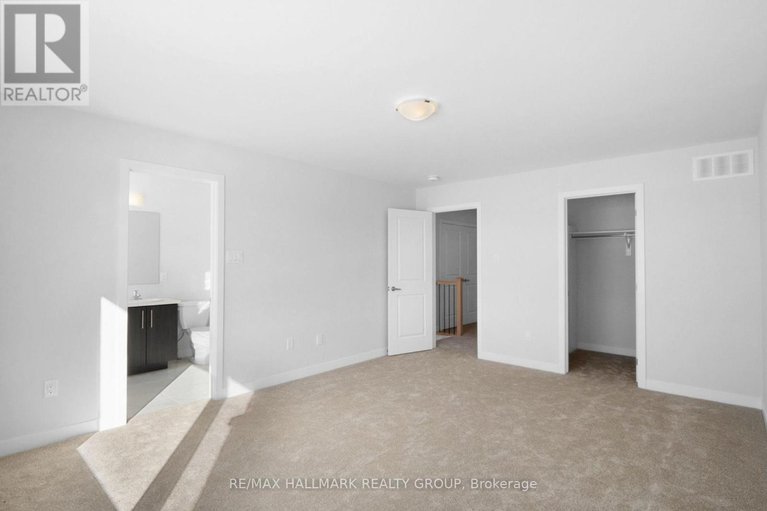 29360428/1944-hawker-private/huntley-ward-south-east/ottawa/ontario/K2M0M5_15