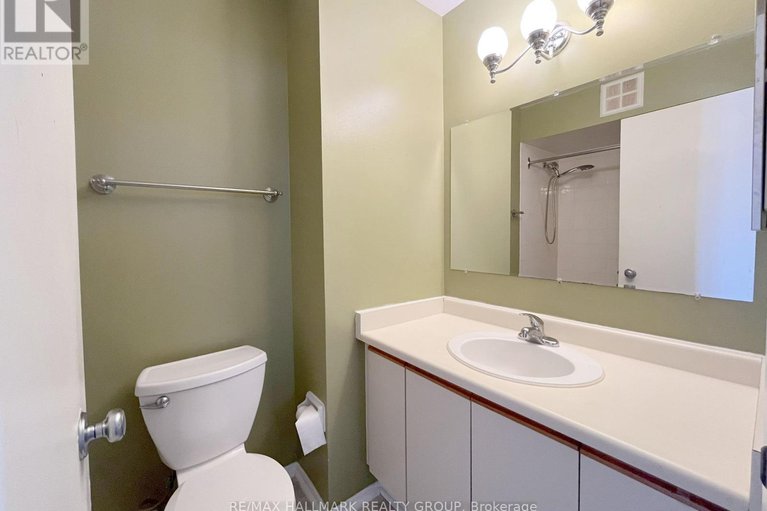 29424818/310-214-viewmount-drive/borden-farmstewart-farmcarleton-heightsparkwood-hills/ottawa/ontario/K2E7X3_8