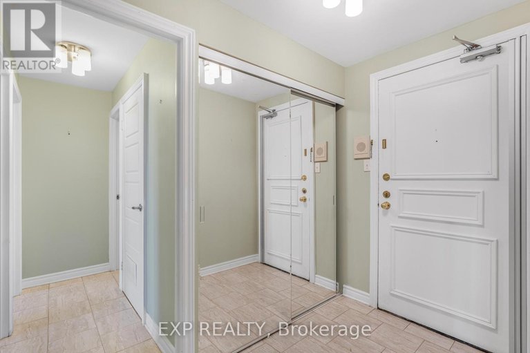 29241124/1501-1081-ambleside-drive/woodroffe/ottawa/ontario/K2B8C8_8