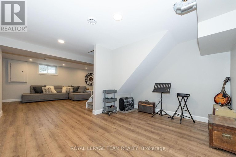 28131052/129-ridgeview-drive/carp/ottawa/ontario/K0A1L0_34
