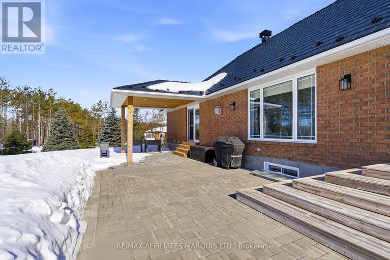 29425027/5650-pinestone-drive/south-glengarry-charlottenburgh-twp/south-glengarry/ontario/K0C2J0_36