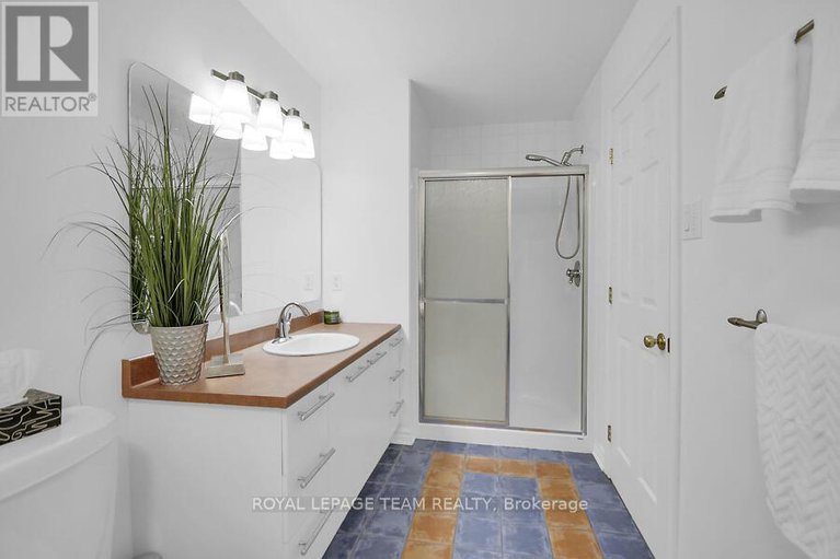 28451153/70-oldfield-street/barrhaven-east/ottawa/ontario/K2G7C2_26