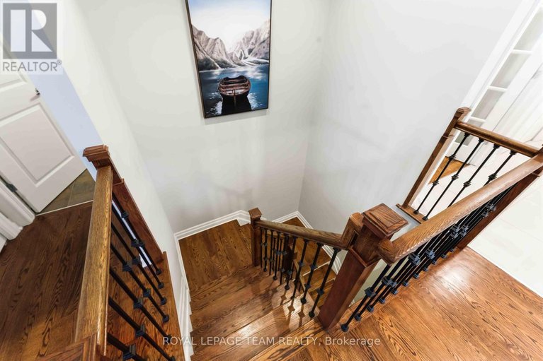 29386110/6-waterford-way/pineglencountry-place/ottawa/ontario/K2E7V4_25