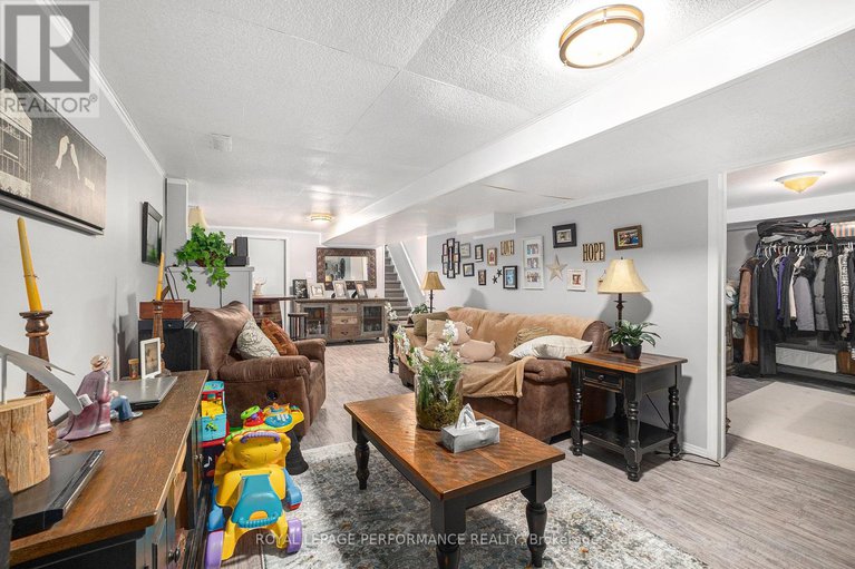 28983039/70-st-lawrence-street/ingleside/south-stormont/ontario/K0C1M0_21