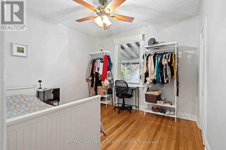 29118509/318-shakespeare-street/vanier/ottawa/ontario/K1L5M2_17