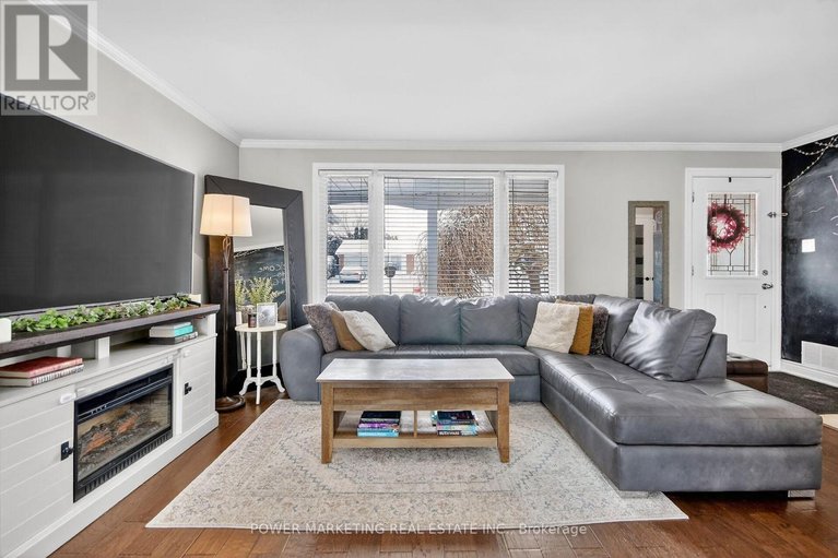 29667359/3269-clearwater-crescent/south-keys/ottawa/ontario/K1V7S3_15