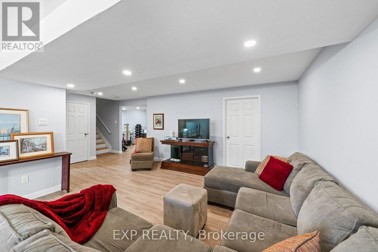 29385318/117-joshua-street/mer-bleuebradley-estatesanderson-park/ottawa/ontario/K1W0A4_38