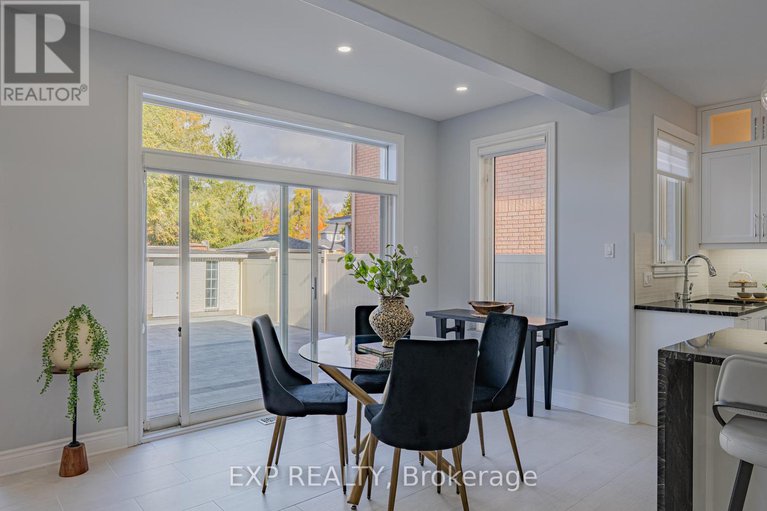 29038372/15-wellsmere-court/rideau-heightsrideau-river/ottawa/ontario/K2E8C2_17